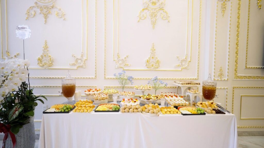 Tiệc buffet ngọt khai trương Bill Royal